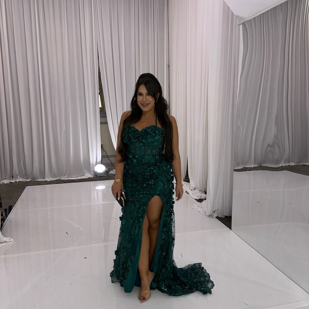 Strapless emerald green gown